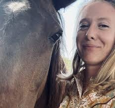 Kelly Mazur's Instagram, Twitter & Facebook