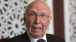 Not 'mistreated' but barred from speaking to press: Sartaj Aziz