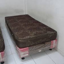 Secara umum, di pasaran kita bisa menemukan ukuran kasur 140×190, 140×200, dan 180×200. Musterring Single Size Springbed Perabotan Rumah Di Carousell