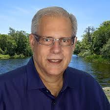 Lesley Schoch's Instagram, Twitter & Facebook