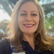 Jennifer Wallace's Instagram, Twitter & Facebook