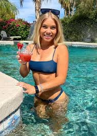 Hailey Ostrom - Free pics, galleries & more at Babepedia