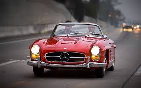 Driving The 1960 Mercedes Benz 300sl And 1969 280sl Pagoda Motor Trend Classic Mercedes Mercedes Benz Benz