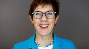 41,061 likes · 936 talking about this. Annegret Kramp Karrenbauer So Lebt Die Cdu Kandidatin Ganz Privat