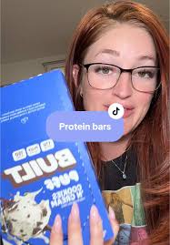 Cookies and Cream Protein Bar Review: Built Puff