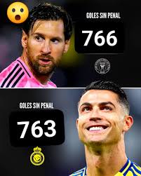 🚨 HISTÓRICO 🚨 Lionel Messi ha superado a Cristiano Ronaldo en la cantidad  de goles sin contar penales, consolidándose como el máximo goleador  histórico en ese conteo. 🐐⚽🔥 📊 Según datos destacados,