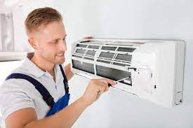 Bei größeren zimmern oder einem eigenheim ist man mit einer split klimaanlage gut beraten. Klimaanlage In Der Wohnung Kuhlt Nicht Mehr Local Ch