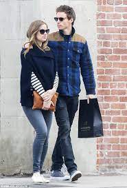 Welcome to eddie redmayne central your best source for everything eddie redmayne. Eddie Redmayne Tenderly Kisses Pregnant Wife Hannah In La Daily Mail Online