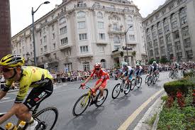 Vuelta Disrupted! Pro-Palestinian Protest Halts Israeli Cycling Team! - Imagen principal del artículo