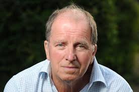 The Gallagher's father (Tommy) looking a lot like Noel. : r/oasis