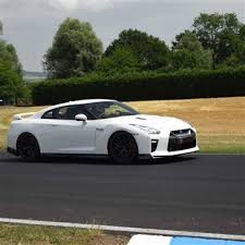 Des milliers de nouvelles images de grande qualité ajoutées chaque jour. Stage De Pilotage En Nissan Gtr Circuit De Vaison Piste