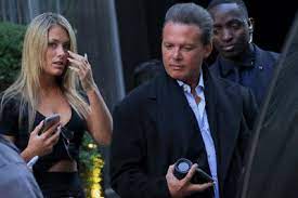 Artículos, fotos, videos, análisis y opinión sobre luis miguel. Luis Miguel De Paseo Con Su Nueva Novia Su Corista Mollie Gould En Nueva York