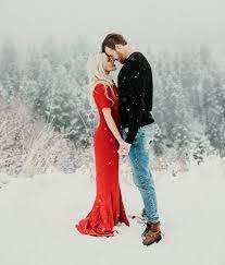 Wintry Outfits For Your Engagement Session Mywedding Winter Engagement Pictures Christmas Engagement Pictures Winter Engagement Photos Outfits