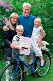Born 5 november 1986) is a danish professional footballer who plays as a goalkeeper for premier league club leicester city and. Cecilie Schmeichel Om Foraeldrenes Skilsmisse Det Har Vaeret Sindssygt Hardt Bt Kendte Www Bt Dk