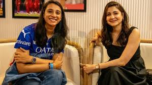 Anushka Sharma poses with Smriti Mandhana in unseen pic, fans say: Too much  charm in the frame | Bollywood - Hindustan Times