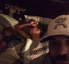 Enjoy our hd porno videos on any device of your choosing! Guy Catches His Gf Cheating In Bed With Another Man Becomes A Hero For His Unexpected Reaction Bored Panda