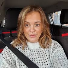 Amanda Lindquist's Instagram, Twitter & Facebook