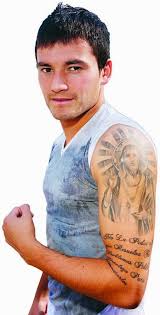 Charles aranguiz (soccer player) was born on the 17th of april, 1989. Charles Aranguiz Wiki 2021 Girlfriend Salary Tattoo Cars Houses And Net Worth