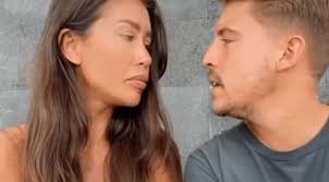 De afgelopen jaren heeft ze al op veel verschillende vlakken haar talent laten zien. 4 Lessen Over De Liefde Die We Kunnen Trekken Uit De Video Van Lil Kleine En Jaimie Vaes