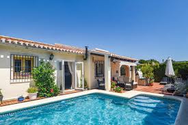 Alquiler de apartamentos, casas, casas vacacionales de alquiler y apartamentos con piscina en europa, españa, francia, suiza, italia, croacia en interhome encontrará alrededor de 50,000 casas y apartamentos de vacaciones en los centros turísticos y regiones vacacionales más bellos de. Bonita Casa En Denia Para Alquiler Vacacional Con Aguila Rent A Villa