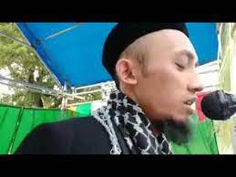 Dalam kaidah fikih dimungkinkan bagi umat islam untuk melaksanakan salat 'id (idul fitri) di rumah bersama keluarga atau sendirian. Khutbah Idul Fitri Bahasa Makassar Youtube