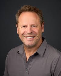 Aaron Cannata's Instagram, Twitter & Facebook