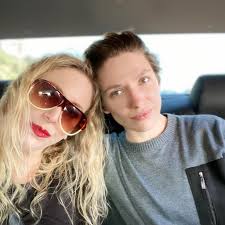 Are there any mold inspection and removal places in Fairfield with after  hours?