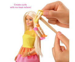 Barbie fashionistas doll #135 with vitiligo and curly brunette hair wearing striped dress and accessories, for 3 to 8 year olds amazon exclusive 4.8 out of 5 stars 564 $7.94 $ 7. Barbie Ultimate Curls Doll And Playset Gbk24 Ab 19 90 Preisvergleich Bei Idealo De