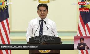Sekiranya anda berjaya dan bersetuju dengan tawaran ini, surat tawaran mesti dicetak segera dan dibawa semasa hari pendaftaran di sekolah yang ditetapkan pada 15 julai 2020. Malaysiakini Sekolah Dibuka Secara Berperingkat Mulai 15 Julai