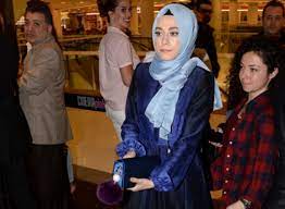 Ekranların en uzun soluklu ve sevilen dizilerinden kurtlar vadisi dizisinde çakır karakterini kızı selvi'yi canlandırarak adını duyuran ve sonrasında muhteşem yüzyıl dizisinde rol alan fatma büşra ayaydın. Aithtdbnoqpfrm