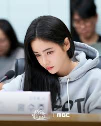 الصور الاولى من جلسة قراءة دراما The Moon Flows Over The River بطولة Kang  Tae Oh وKim Se Jeong 🤩 وهي دراما تاريخية مع قصة حب متبادلة الروح وتبادل  الجسد بين ولي