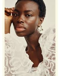 Tami Wells's Instagram, Twitter & Facebook