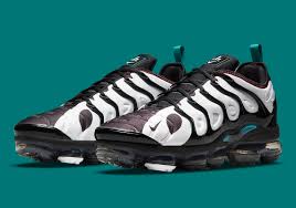 And the hype that surrounded him helped to immediately increase the popularity of this set. Nike Vapormax Plus Griffey Spider Catch Dj5189 001 Release Info Gov