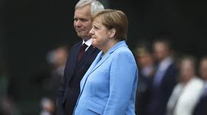 Unter ihrer führung sind die deutschen in guten händen. Angela Merkel Suffers Third Shaking Episode In Under A Month Wsj