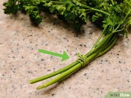Doc parsley is for real! 3 Cara Untuk Mengeringkan Daun Peterseli Wikihow