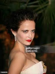 1,120 Eva Kim Photos & High Res Pictures