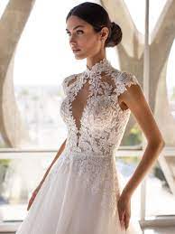 Scopri tutti gli abiti da sposa 2021 pronovias! Abiti Sposa Pronovias Collezione 2021 Gabriella Sposa