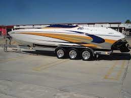 Dcb 28 Extreme Daves Custom Boats Make One Of The Nicest Go Fast Boats Around They Set The Bar Fit And Finish To Gel Coa Offshore Boats Lake Boat Boat Pics