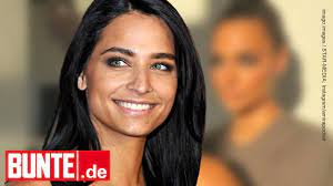 Denn dort hat amira pocher (27) einen neuen filter. Amira Pocher Verfuhrerischer Blick Schmollmund So Haben Wir Sie Noch Nicht Gesehen Stars