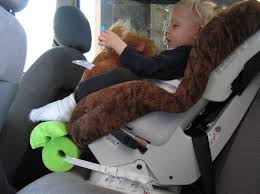Car Footrest Instead Of Letting Your Child S Feet Dangle Off The Car Seat Create Them A Footrest Using Pool Nood Pool Noodles Pool Noodle Crafts Noodles Ideas
