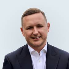 Well first day back in the office yesterday and have to admit I loved every  moment. Didn't realise how much I missed the City and all it has to offer.  Might only