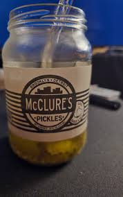 Has a hint of pickle flavor, no pickle juice but does have dillweed. Not  sure if it qualifies for this group but decent drink.