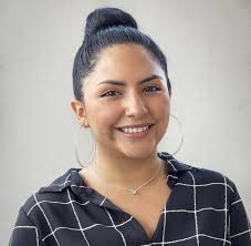 Happy National Transfer Student Week! Fernanda Jimenez transferred to  Alverno from a large school and said she "had never felt as comfortable in  a classroom and with my professors as I do