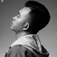 Listen to Quach Tuan Du