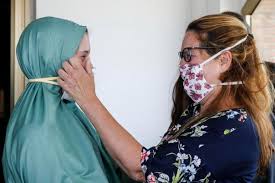 In una lunga intervista concessa a davide piccardo, ex coordinatore del caim, la romano racconta i duri mesi di. Kidnapped Silvia Romana Embraces Mother After Freedom Is Achieved After 18 Months