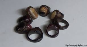 Biji benih kelapa sawit yang paling popular ditanam oleh pekebun di malaysia adalah klon yangambi (felda). Berita Sawit Keren Biji Sawit Jadi Cincin Emban Akik