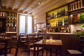 The place boasts famous people's photos on its walls and has a very casual and friendly atmosphere. The Best Restaurants In Verona Italy Avoiding Tourist Traps London City Calling
