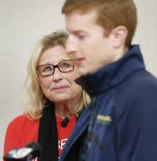 Tears flow when stem cell donor, recipient meet at Houston mall