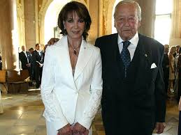 Altes handwerk wird in bayern bewahrt. Schaulustige Pilgern Zu Grab Von Moderatorin Petra Schurmann In Aufkirchen Landkreis Starnberg Stars