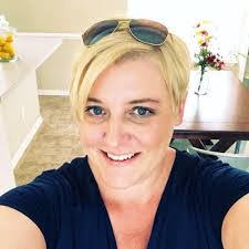 Laurie Dalton's Instagram, Twitter & Facebook